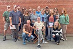 Die Rollen sind verteilt, die Proben haben begonnen und am Freitag beginnt der Vorverkauf – die Mischpoke ist auf Kurs Weihnachtsmärchen.