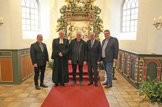 Pastor Anas Hamami, Pastor Jens Motschmann, Jürgen Gradert, Pastor Jürgen Eggert und Probst Dirk Süssenbach.