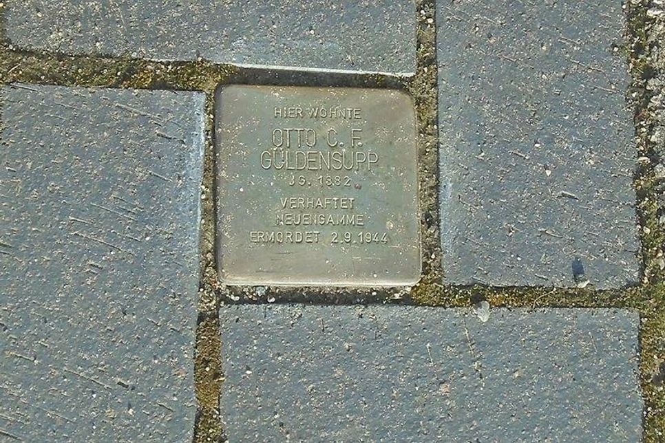 Dieser Stolperstein erinnert in der Giddendorfer Straße an Otto Güldensupp.