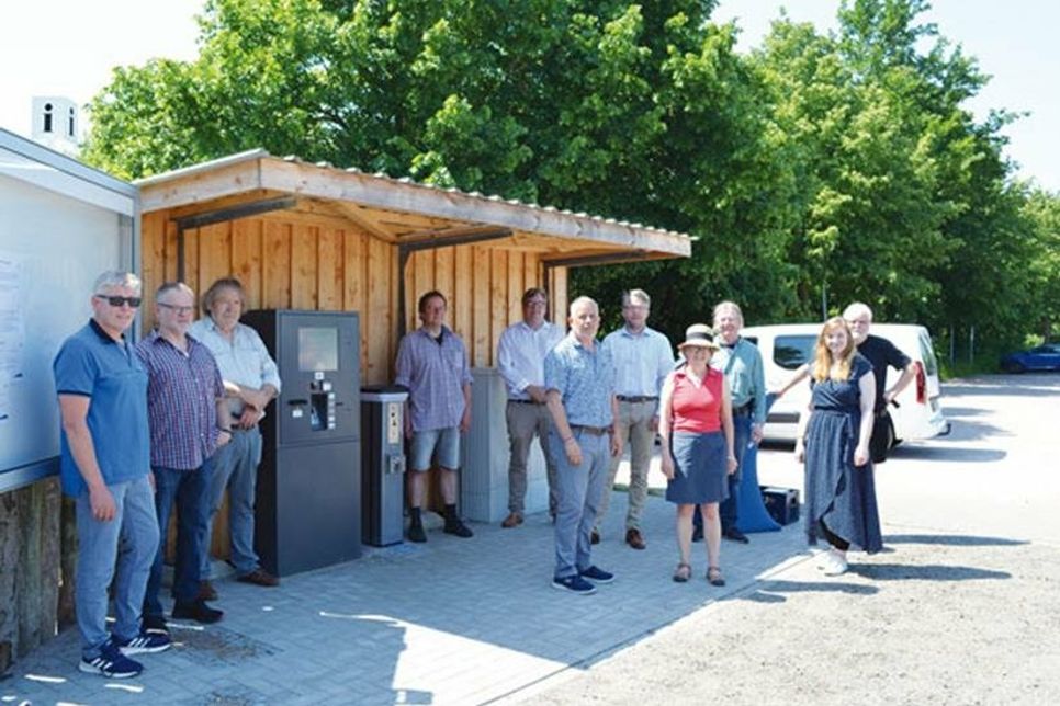 V.l.n.r. Burkhard Naß, Werkleiter Kommunale Dienste Oldenburg, Thomas Voß, Betriebsleiter Kommunale Dienste Oldenburg, Klaus Zorndt, SPD, Wolfgang Seidel, FBO Freie Bürgerliste Oldenburg, Dr. Henning Andrees, FDP, Jens Junkersdorf, CDU, Jörg Wehrendt, Bündnis 90/ Die Grünen, Dr. Thomas Wroblewski, Bündnis 90/ Die Grünen. Vordere Reihe: Jörg Saba, Bürgermeister, Susanne Knees, Bürgervorsteherin, Cora Brockmann, Stadtmarketing