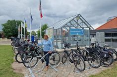 Über 75 neue Fahrradbügel am Seebrückenplatz bieten genug Fläche, um Fahrräder sicher abzustellen. (Foto: Gaby von Schrader)
