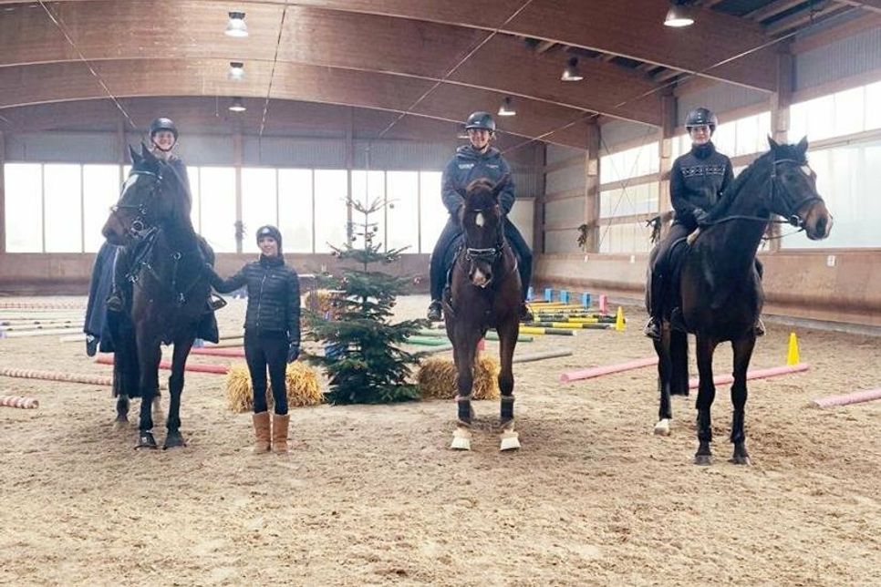 Anna Staudt, Katharina Adam, Cathrin Bock-Jacobsen, Stefanie Hendess (v. lks.).