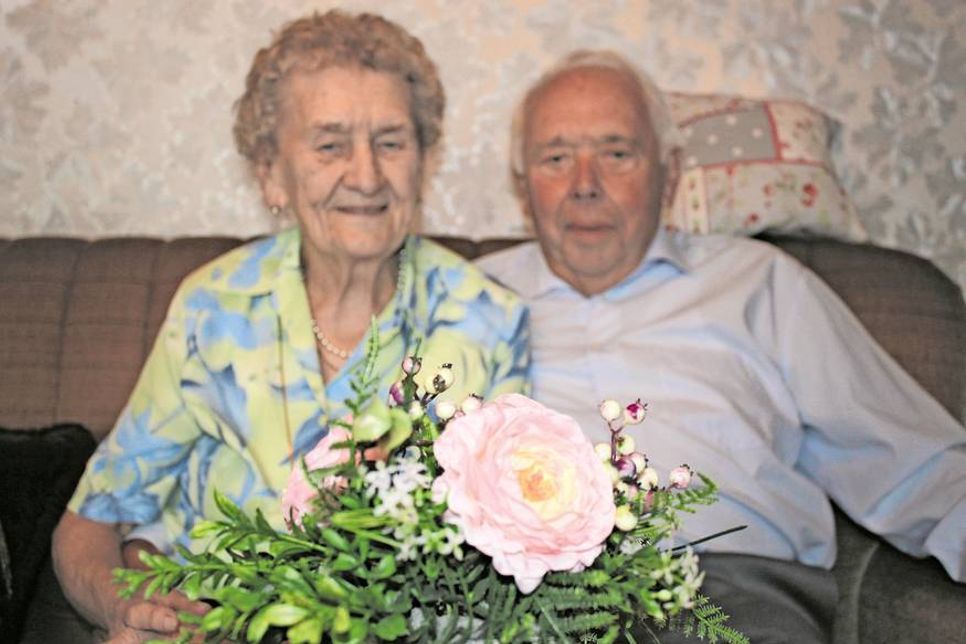 Ruth und Erich feiern das Fest der Eisernen Hochzeit. Am heutigen Freitag folgt noch einmal der Gang vor den Traualtar.