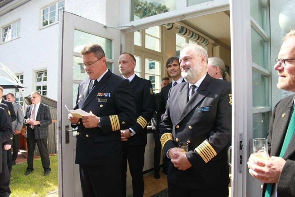Fregattenkapitän Markus Venker begrüßte die zahlreichen Gäste.