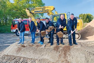 „Größter Ort der Gemeinde bekommt nun das größte Feuerwehrhaus“: Spatenstich für neues Feuerwehrgerätehaus in Sereetz