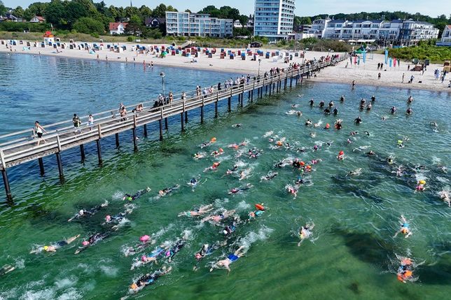 Nach der erfolgreichen zweiten Etappe des Seebrückenschwimmens (Foto) musste die dritte Etappe wetterbedingt abgebrochen werden.