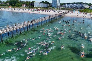 Nach der erfolgreichen zweiten Etappe des Seebrückenschwimmens (Foto) musste die dritte Etappe wetterbedingt abgebrochen werden.