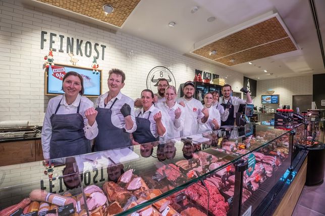 Ausgezeichnete Fleischtheke, ausgezeichnetes Team: Rewe Haase hat sich den 1. Platz beim Fleisch-Star 2026 gesichert.