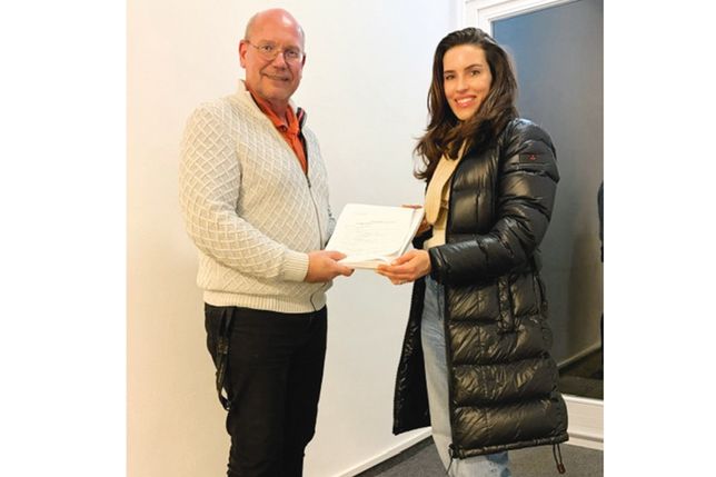 Am 8. März nächsten Jahres ist Bürgermeisterwahl in Ratekau. Auch Anna Funck aus Sereetz will Rathauschefin werden und hat bereits ihre Wahlunterlagen bei Ordnungsamtsleiter Heiko Laskowski abgegeben.