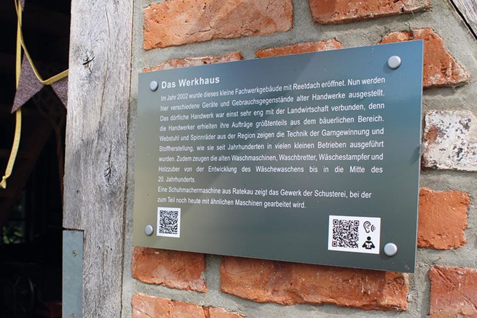 Völlig unabhängig von Öffnungszeiten lässt sich das Dorfmuseum jetzt durchgehend besichtigen. Einfach den QR-Code scannen und die Tour durch die verschiedenen Stationen starten.