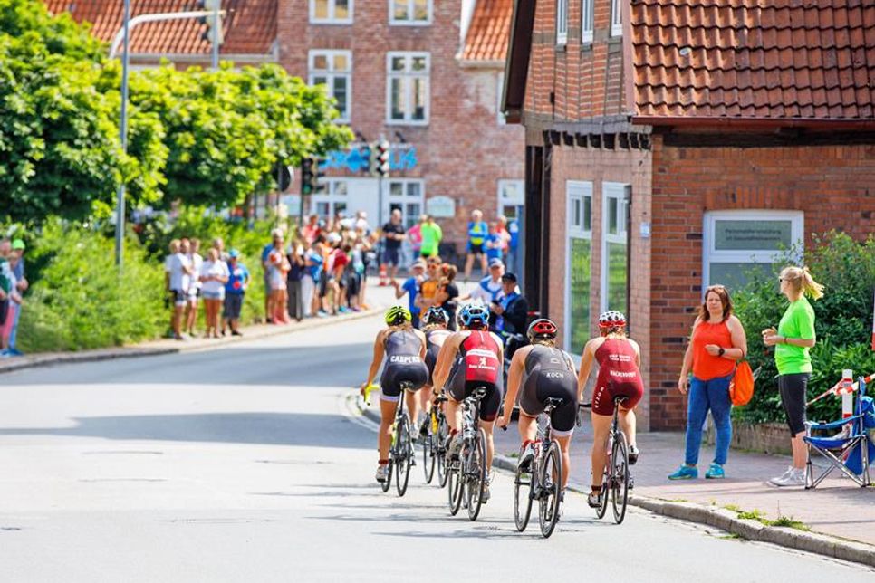 Mittendrin: Am kommenden Sonntag wird Eutin wieder zur Triathlon-Stadt.