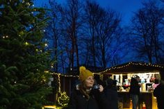 Getränke, Speisen und nette Gespräche bei weihnachtlicher Stimmung im Kellenhusener Kurpark.