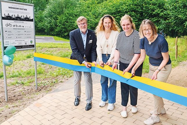 Neuer Treffpunkt für Kids und Jugendliche: Pumptrack-Anlage in Niendorf/Ostsee feierlich eröffnet