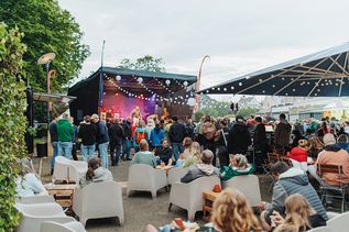PfingsTON Festival in Scharbeutz: Musik, Nachhaltigkeit & Ostseefeeling