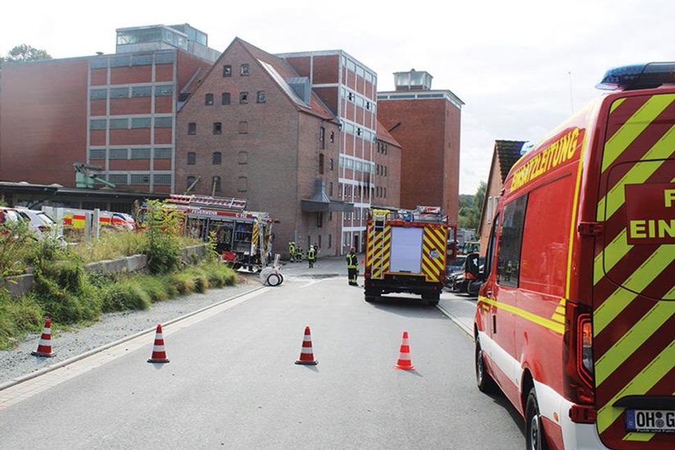 Am gestrigen Dienstagmorgen rückten Einsatzkräfte der Feuerwehren zur Hobbersdorfer Mühle aus. In kurzer Zeit war die Lage aber schon wieder unter Kontrolle und die Einsatzkräfte konnten wieder in ihre Feuerwehrhäuser zurückkehren.