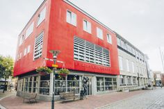 Am 14. Mai finden die Angebote und Aktionen rund um das 60-jährige Bestehen in und vor der Stadtbücherei in Bad Schwartau statt.