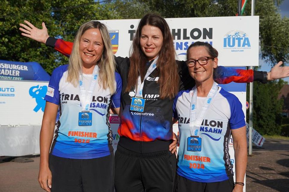 Triple-Podium der Frauen: Anna Bednarcyk, Alicja Pyszka-Bazan und Jacky Camós Wiewel (v. lks.).