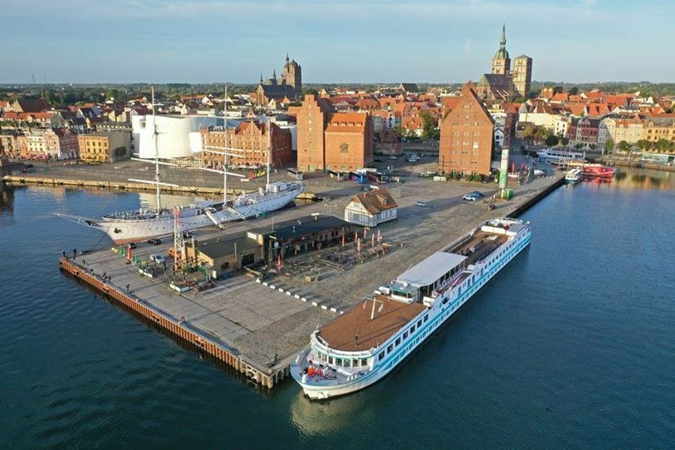 Die MS Junker Jörg“ in Stralsund.