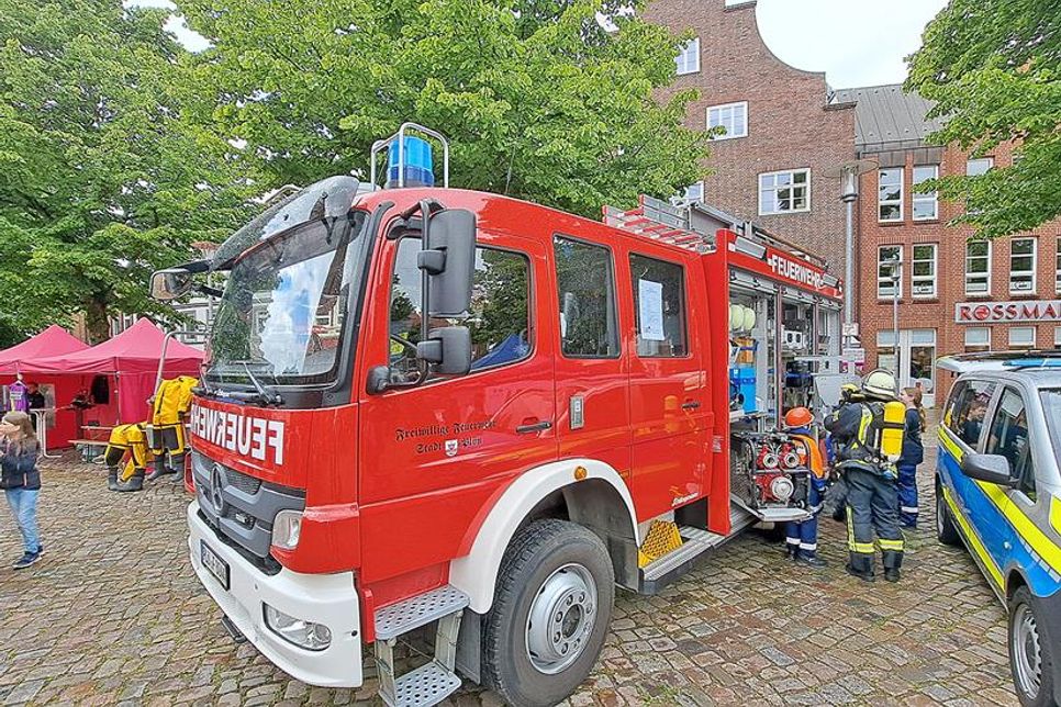 Tag der offenen Wagentür: Die Feuerwehrfahrzeuge zeigten, was in ihnen steckt.