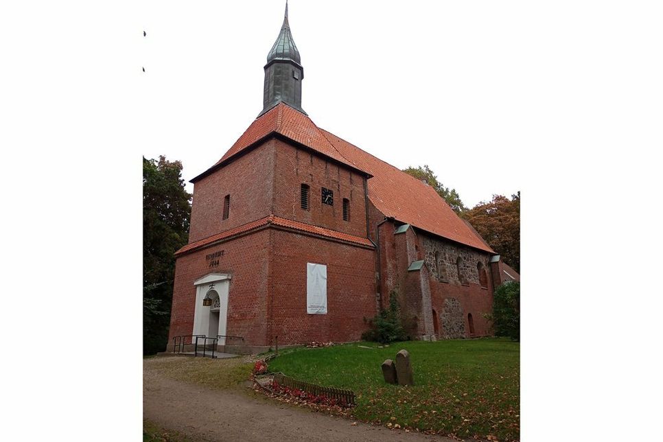 Die im Jahr 1158 im spätromanischen Stil erbaute St. Laurentius Kirche ist täglich von 9 bis 17 Uhr geöffnet.