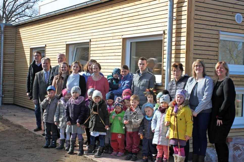 Gute Laune bei Gästen, Erzieherinnen und Kindern.