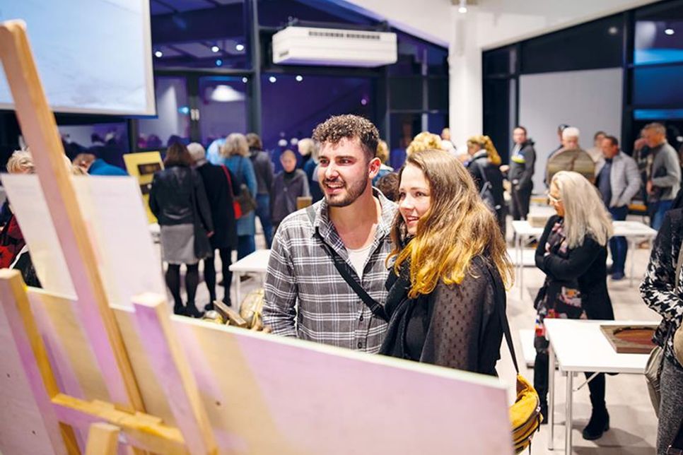 Im vergangenen Jahr fand die erste Vernissage zum Kunstpreis 2023 in Scharbeutz statt.