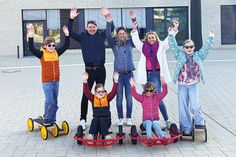 Förderverein und Volksbank: Neue Fahrzeuge für den Schulhof der Ostsee-Grundschule Scharbeutz