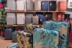 In der Lederwaren- und Kofferabteilung wartet eine umfassende Produktvielfalt aus Koffern, Reisezubehör und Rucksäcken.