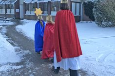Sternsinger auf dem Weg zur Ostseeklinik.